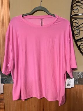 Beyond Yoga Relaxed Short Sleeve Tee in Bright Pink